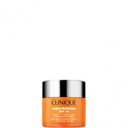 Clinique Superdefense SPF 25 Crema Antietà (Pelle III e IV) - Trattamento viso